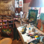 Crayons, pastel, peinture, encre, papier, bois, métal, tissus, colle, feutre, objets recyclés, oxydation, objets oxydés